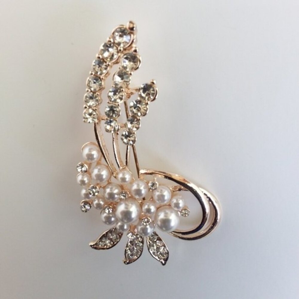 Faux Pearl & Rhinestone Brooch - Picture 5 of 10